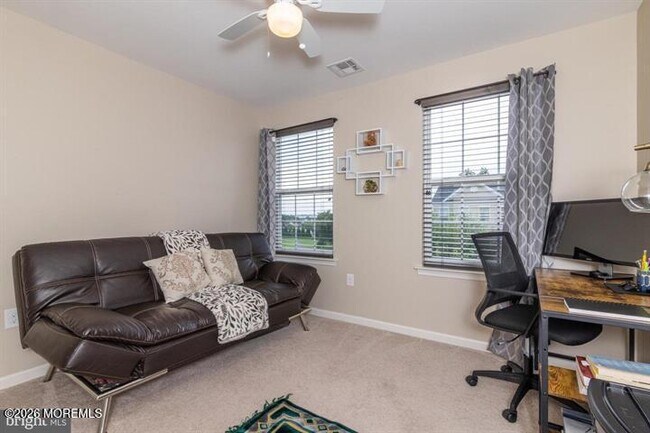 Building Photo - 109 Creekside Wy