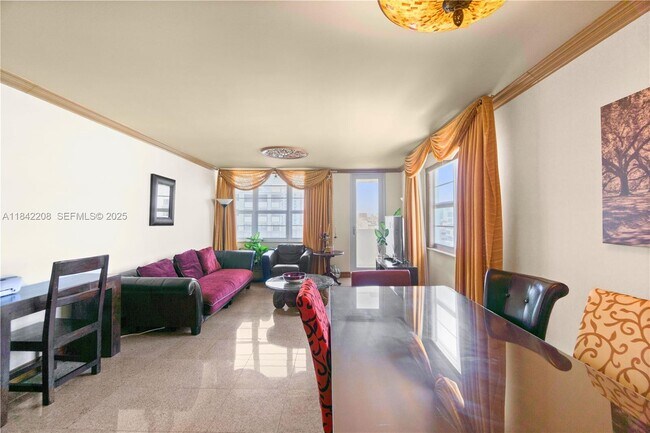 Building Photo - 100 Lincoln Rd