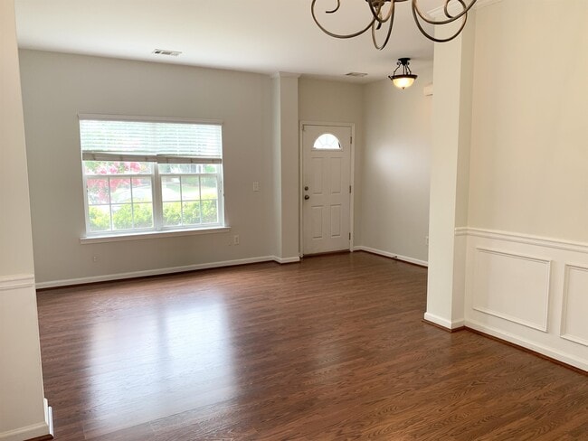 Building Photo - 329 Tuggle Ct