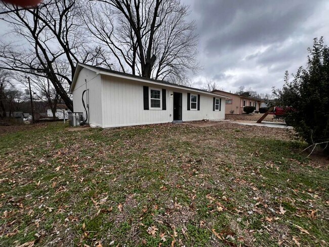 Building Photo - 3927 Dearborn St