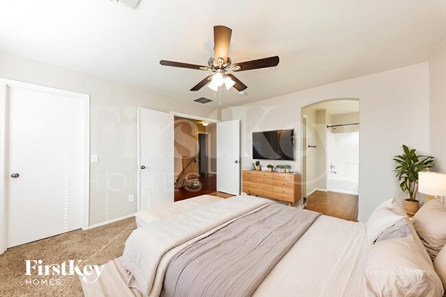 Building Photo - 12807 W Voltaire Ave