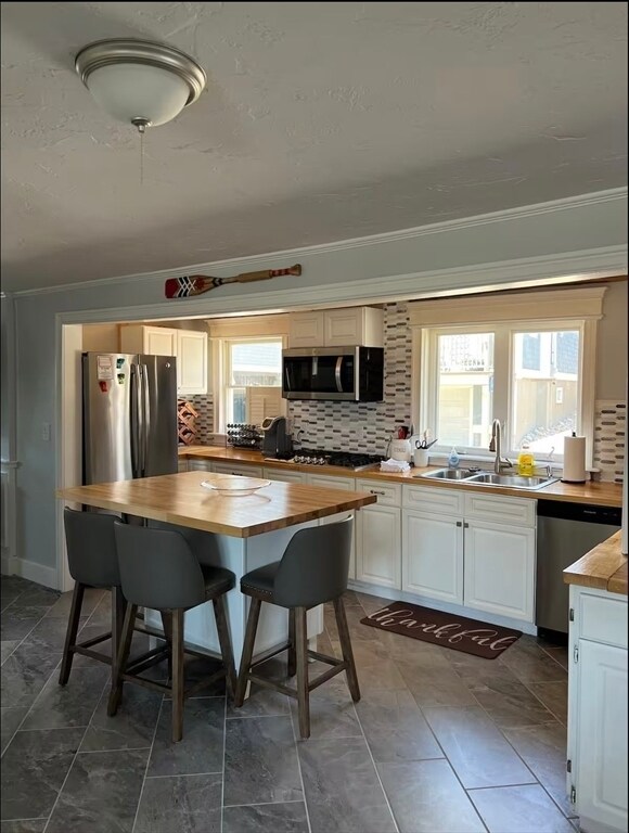 Building Photo - 300 Ocean St