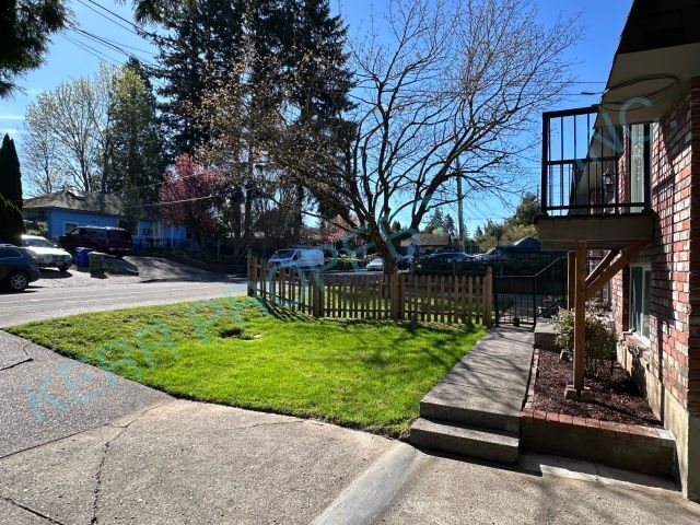 Building Photo - Charming 2-Bed Gem in Gresham – Spacious Comfort with 1.5 Baths & 1029 Sq. Ft.!