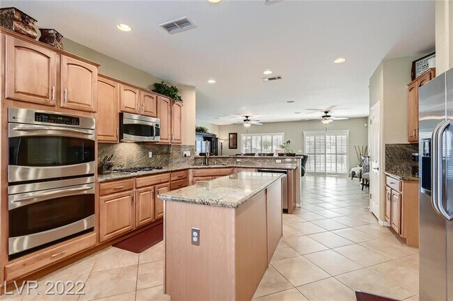 Building Photo - 2249 Canyonville Dr
