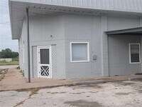 Building Photo - 402 Stephens St