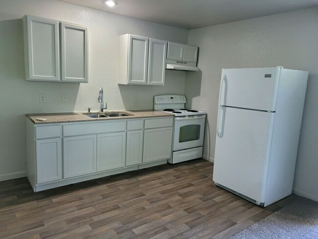 Building Photo - 301 E Kansas St