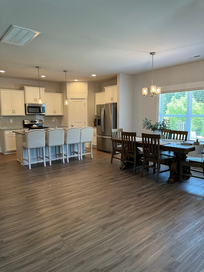 Building Photo - 2176 McAfee Rd NE