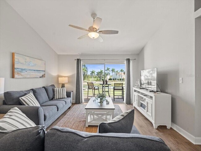 Building Photo - 5900 Bahia Del Mar Cir N