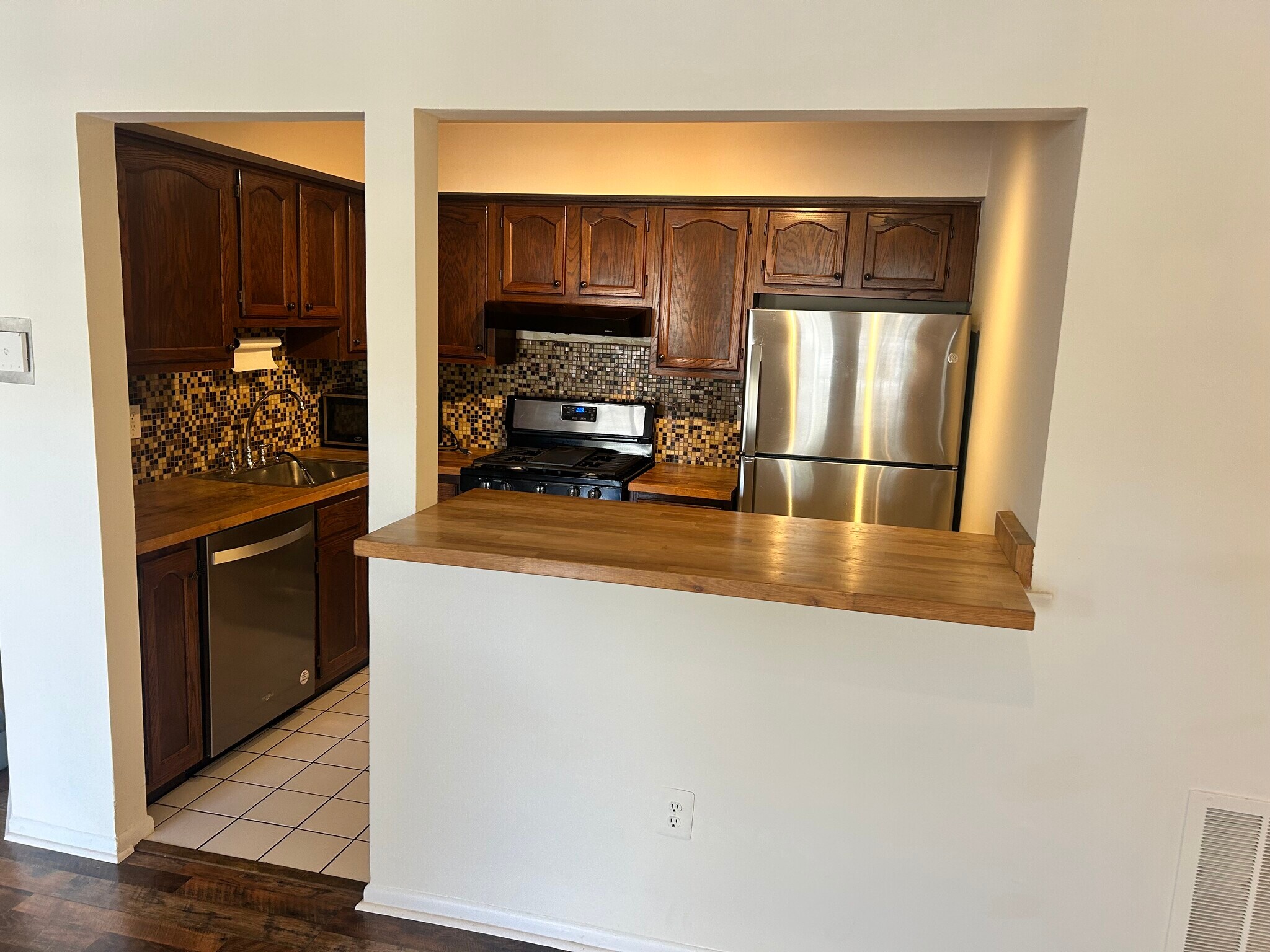 Building Photo - 106 Lassen Ct