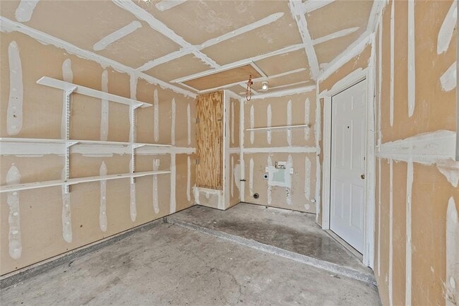 Building Photo - 502 Rockmoor Dr