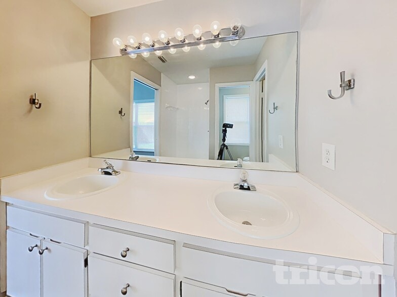 Building Photo - 4514 Cabbage Palm Dr