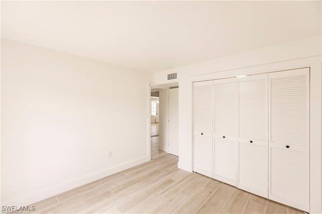 Building Photo - 204 5th St