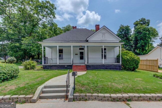 Building Photo - 227 Alcovy St
