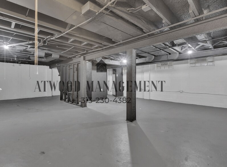 Building Photo - 13500 Stahelin Rd