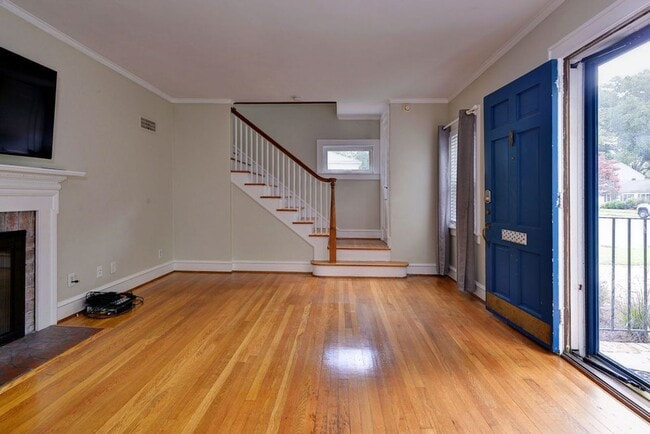 Building Photo - Delightful Home in Brandon Heights