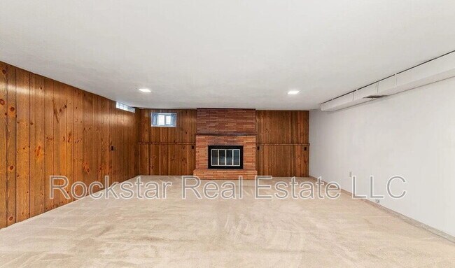 Building Photo - 1110 E 28th Ave