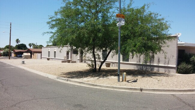 Building Photo - 4940 E Holly St