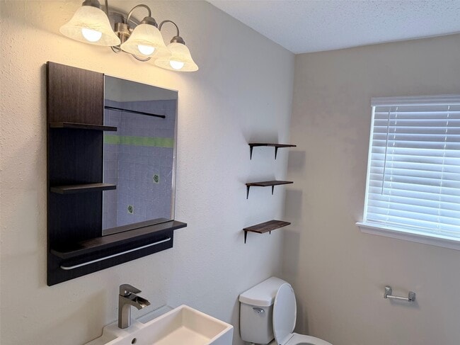 Building Photo - 2222 Sunset Trail