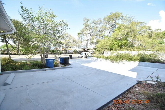 Building Photo - 1254 Grove St