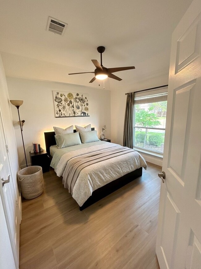 Building Photo - Beautiful single-story home for lease