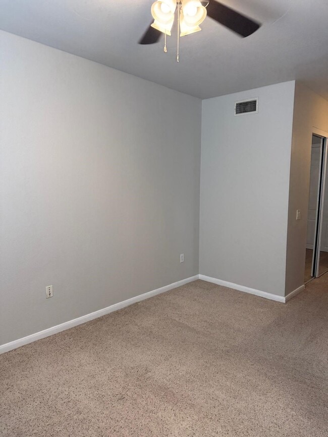 Building Photo - 7575 Kirby Dr