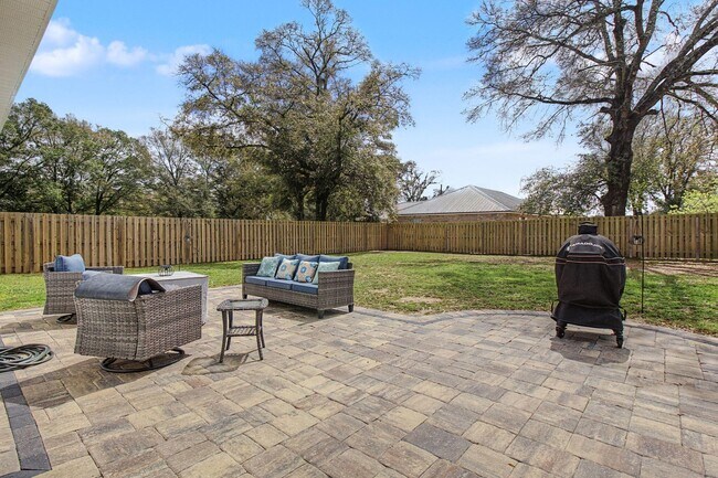 Building Photo - 197 W 1st Ave