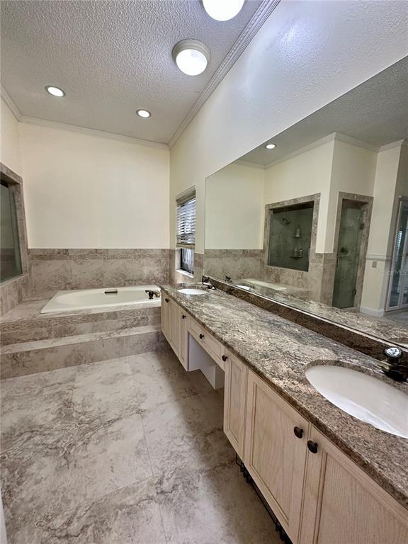 Building Photo - 8133 Misty Oaks Blvd