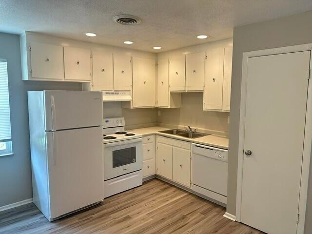 Building Photo - 2075 Clingan Dr NW