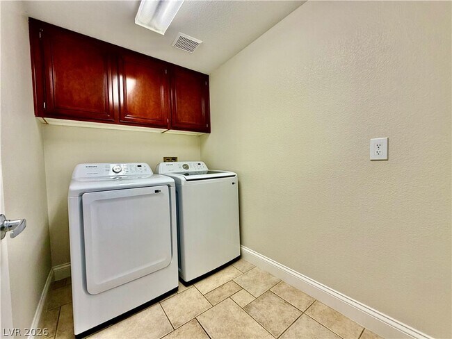 Building Photo - 3347 Chesterbrook Ct