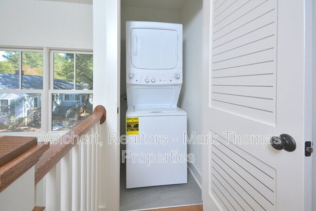 Building Photo - 2314 Stroller Ave