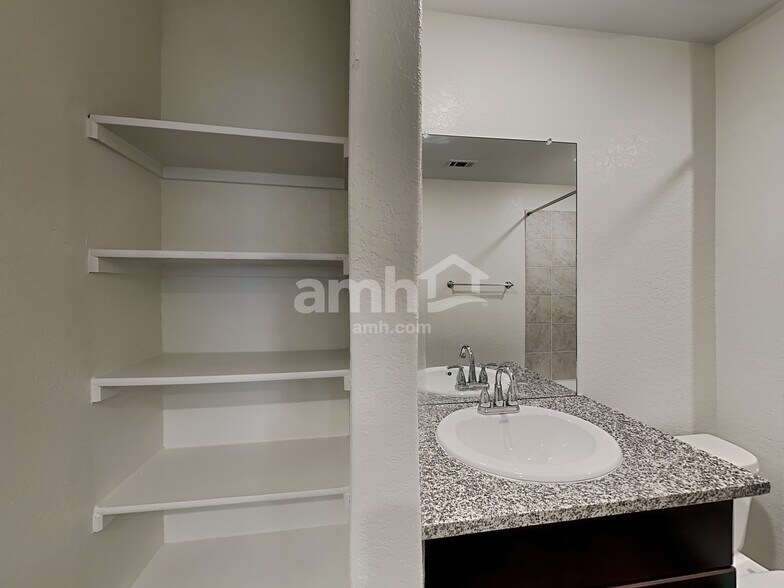 Building Photo - 11814 Mulberry Creek