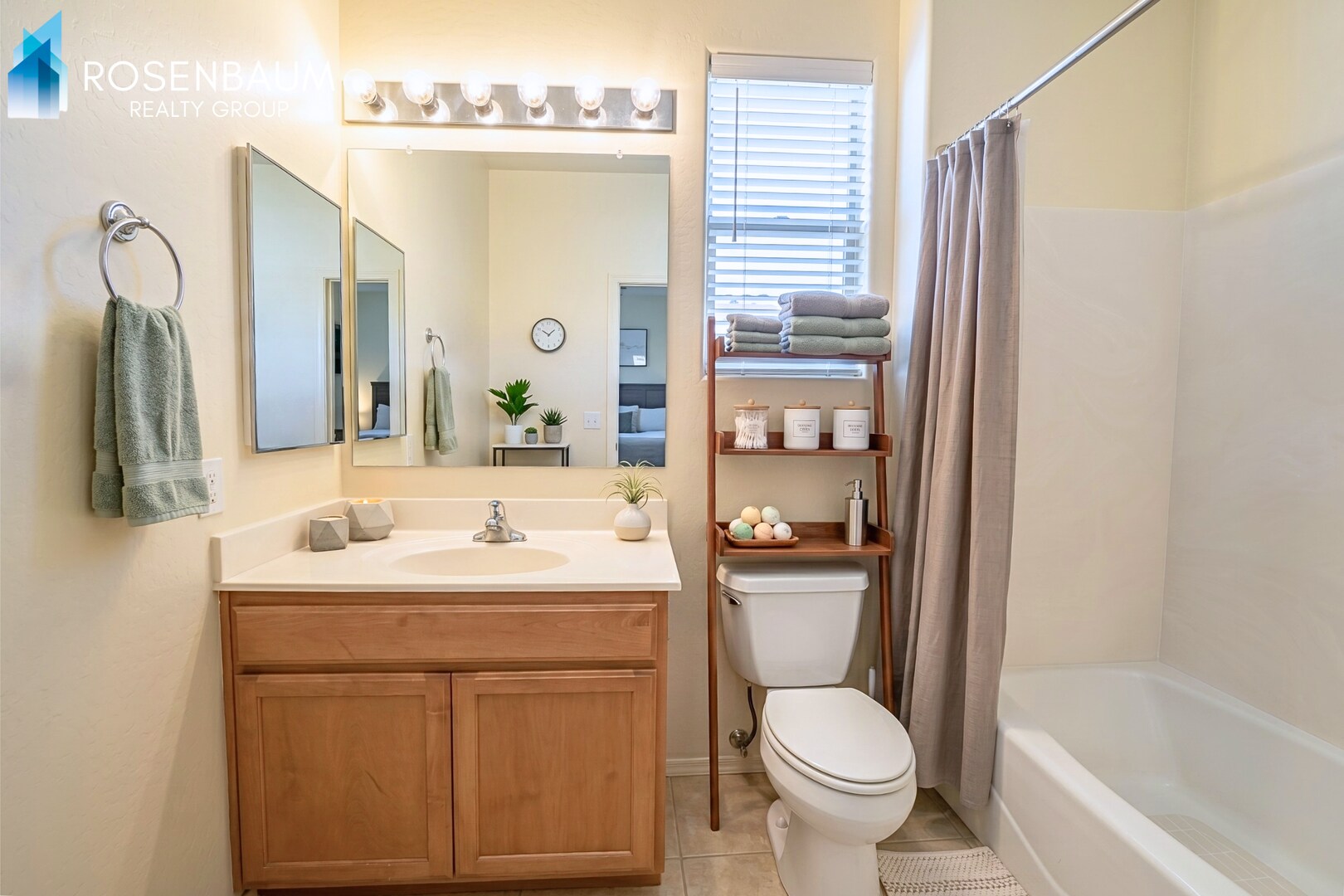 Building Photo - Beautiful 3-bedrooms, 2-baths home in the Stoneridge community!