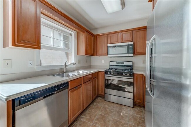 Building Photo - 64 Mt Vernon Cir