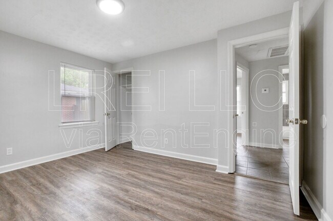 Building Photo - 3224 Patricia Dr