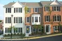 Building Photo - LOCATION * LOCATION * LOCATION