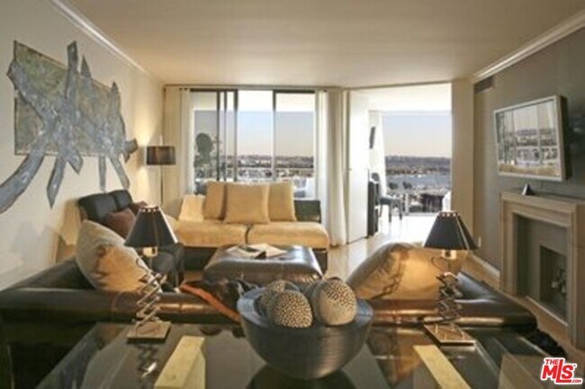 Building Photo - 4314 Marina City Dr