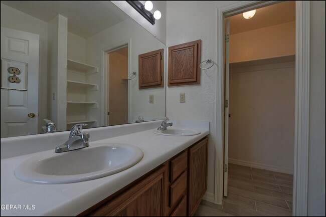 Building Photo - 129 Torrey Pines Dr