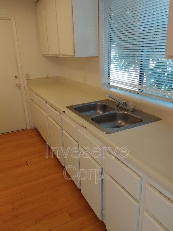 Building Photo - 14733 Nelson Ave E