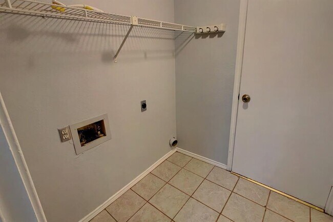Building Photo - 13206 Saxby Ct