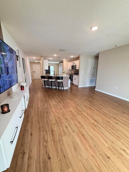 Building Photo - 4249 SW Whitebread Rd