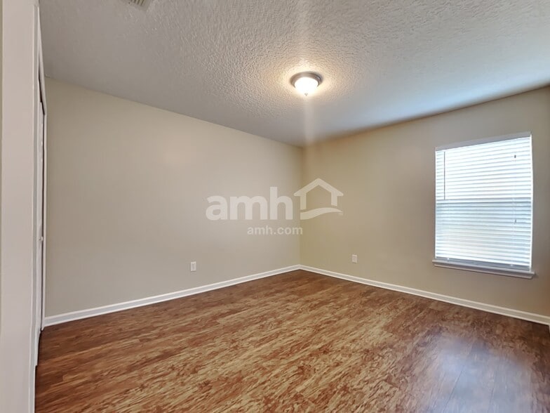 Building Photo - 164 Corral Cir
