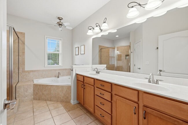 Building Photo - 477 SW 128th Terrace