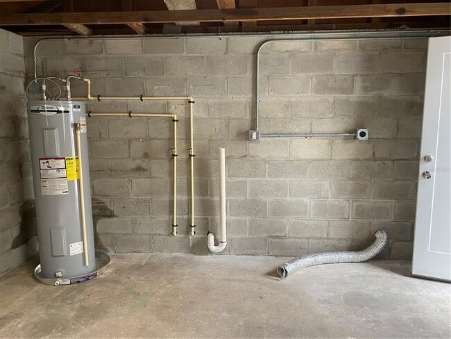 Building Photo - 38415 9th Ave