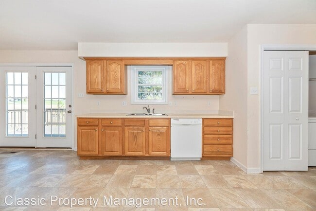 Building Photo - 3 br, 2 bath House - 4424B Valley View Road