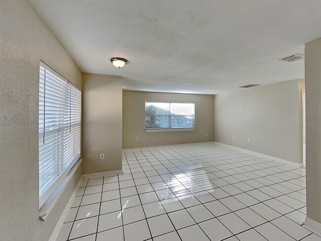 Building Photo - 3073 Willow Bend Blvd