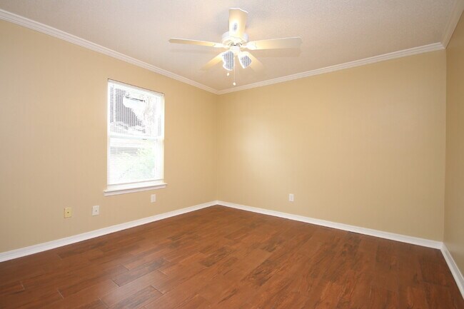 Building Photo - Spacious 4-Bedroom Cantonment Home with Sc...