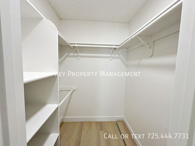 Building Photo - REMODELED 2 BEDROOM CONDO