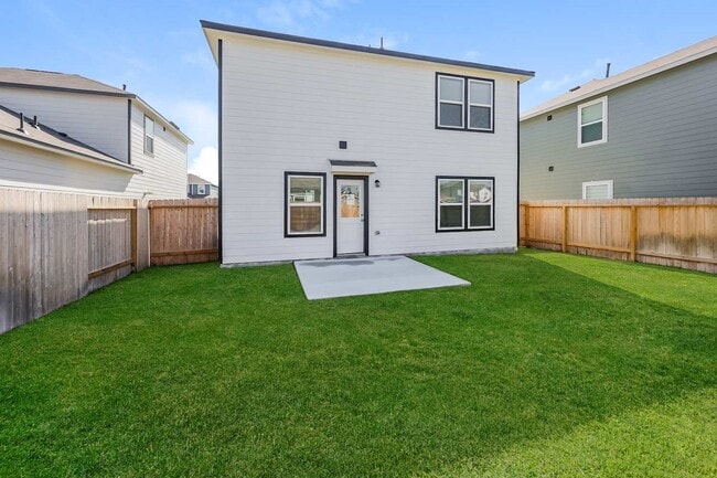 Building Photo - 20043 Briarcliff Pk Ln