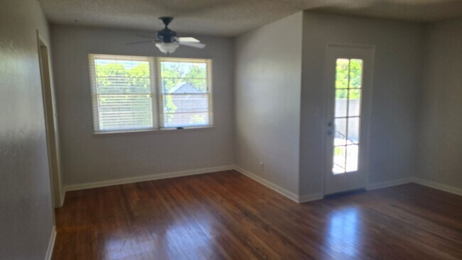 Building Photo - Single Story Home with Large Yard availabl...