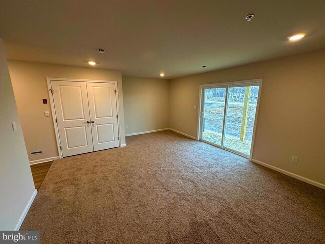 Building Photo - 172 Bell Ct